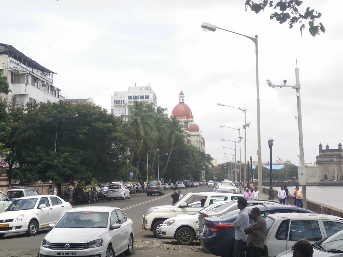 Strand Hotel, Colaba Bombay Exterior foto