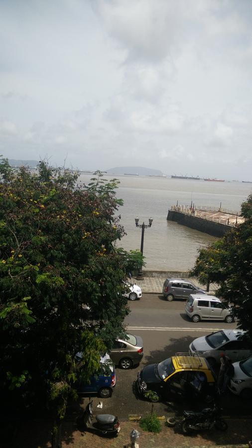 Strand Hotel, Colaba Bombay Exterior foto