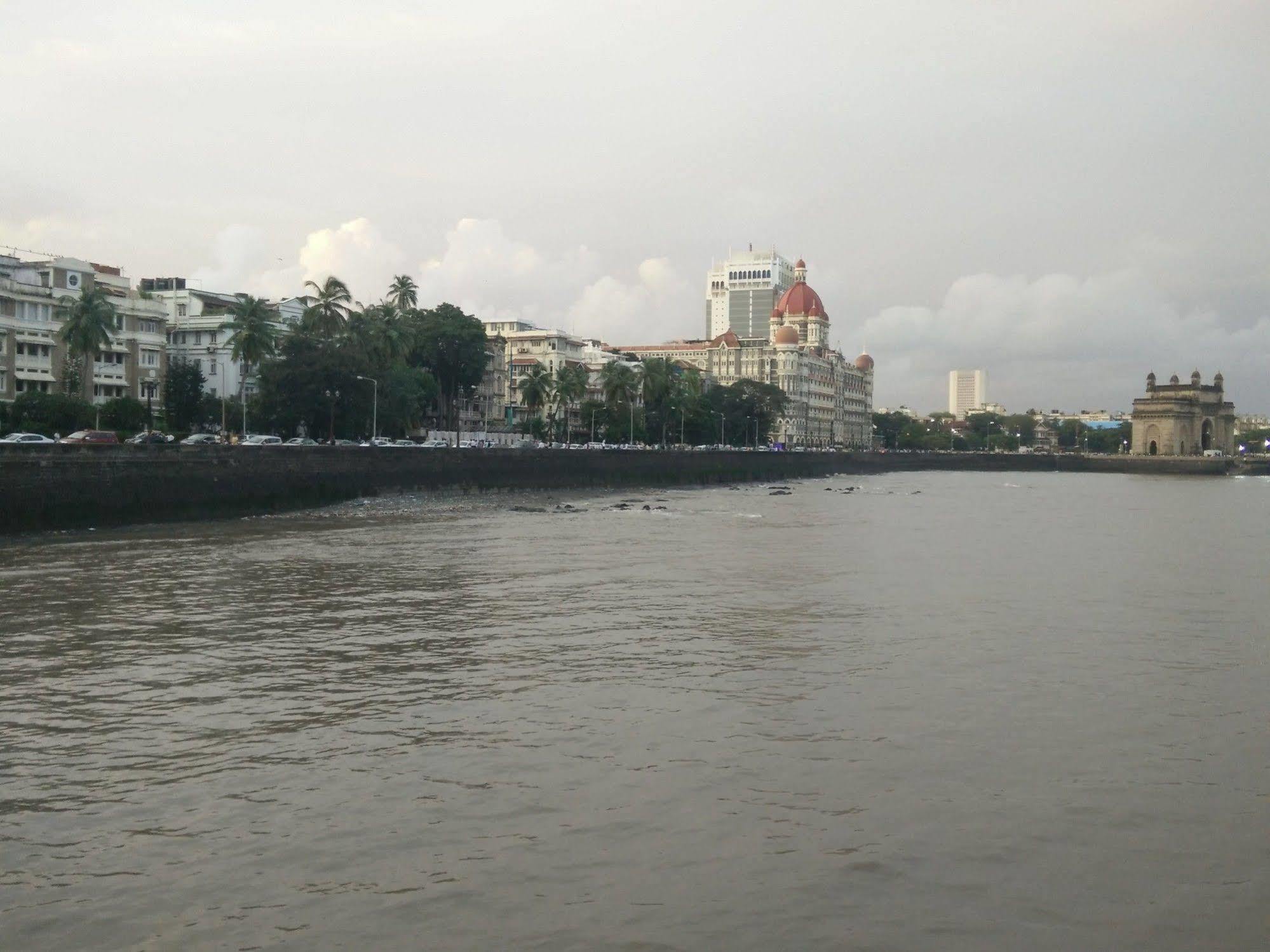 Strand Hotel, Colaba Bombay Exterior foto