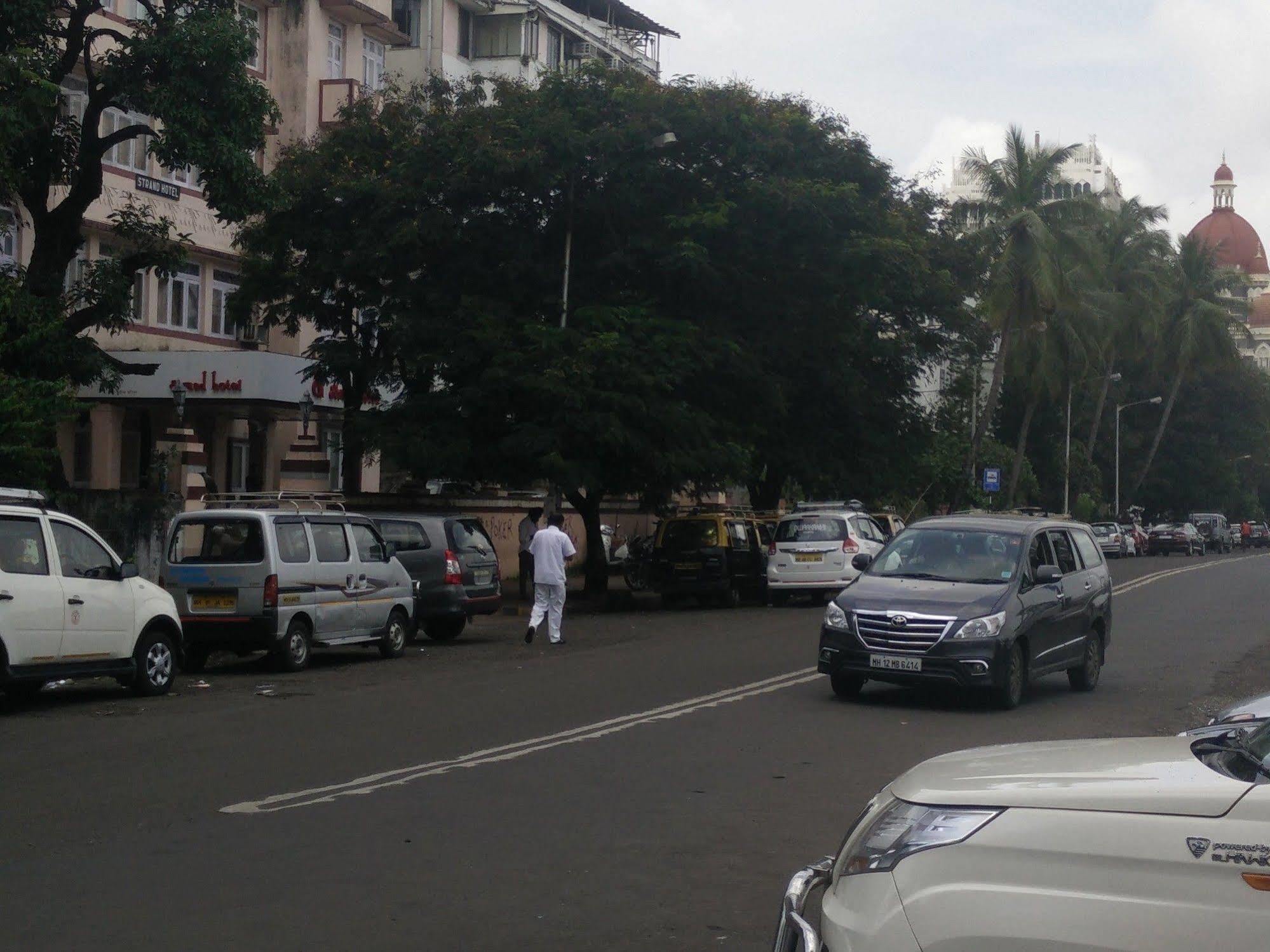 Strand Hotel, Colaba Bombay Exterior foto